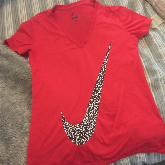 Nike Tops - Nike dry fit tee- worn once